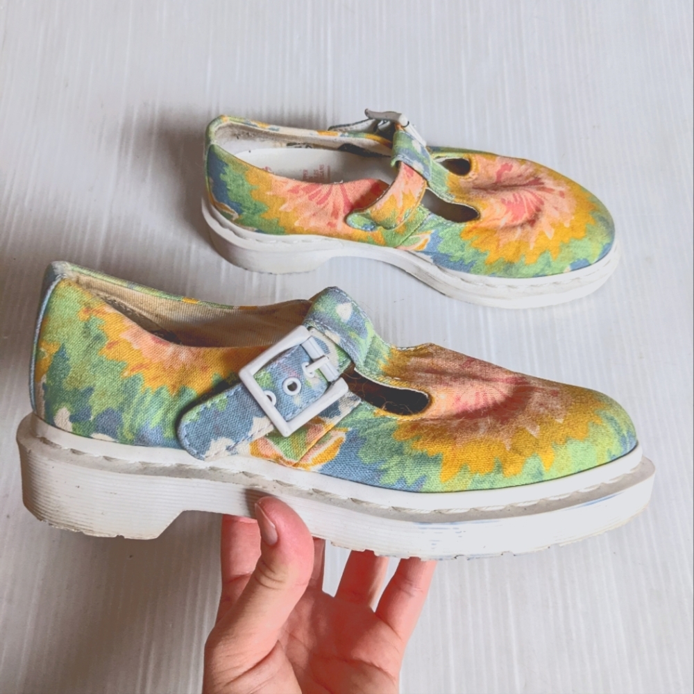 DOC MARTENS V Polley Mtd rainbow tie dye Mary Jane Loafers Size 5